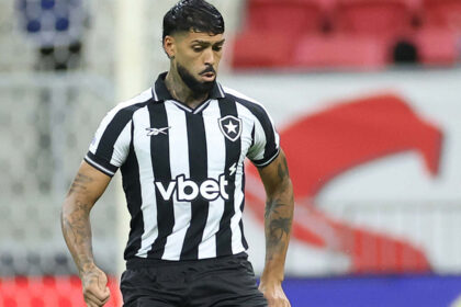 Imagem da noticia Próximo de trocar Botafogo por Palmeiras, Barboza rebate críticas