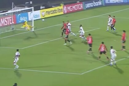 Imagem da noticia QUASE! Ferreirinha acerta belo chute e por pouco não marca para o São Paulo