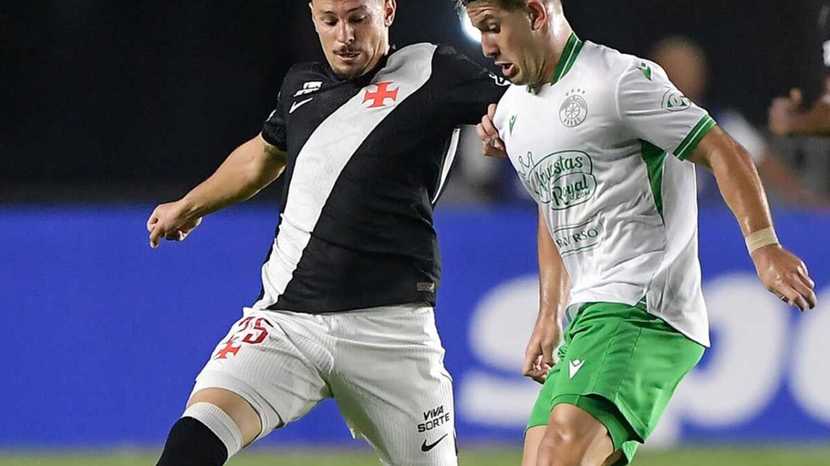 Imagem da noticia Renato, após vaias ao escalar Vasco B: "Querem bom resultado na Sula ou no Brasileiro?"