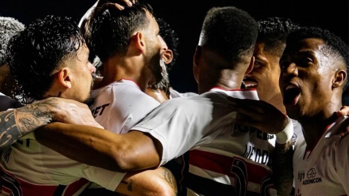 Imagem da noticia São Paulo goleia o Cruzeiro e mantém a Raposa no Z4