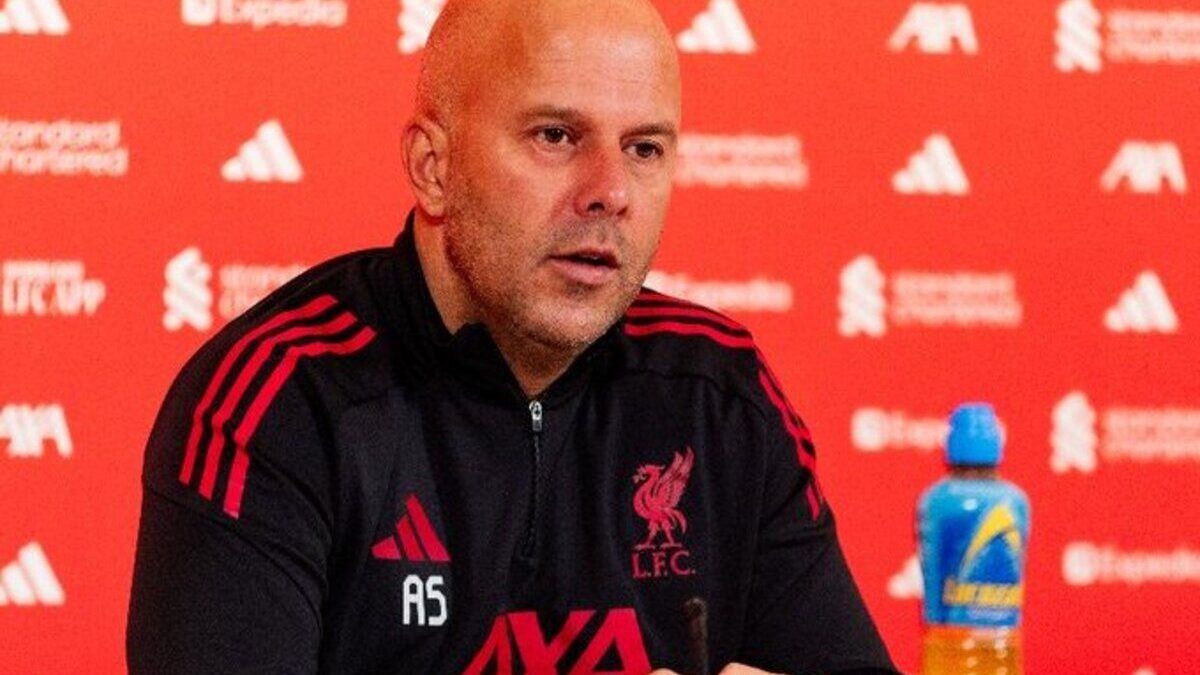 Imagem da noticia Slot destaca que Liverpool vai precisar ser "especial" contra o PSG