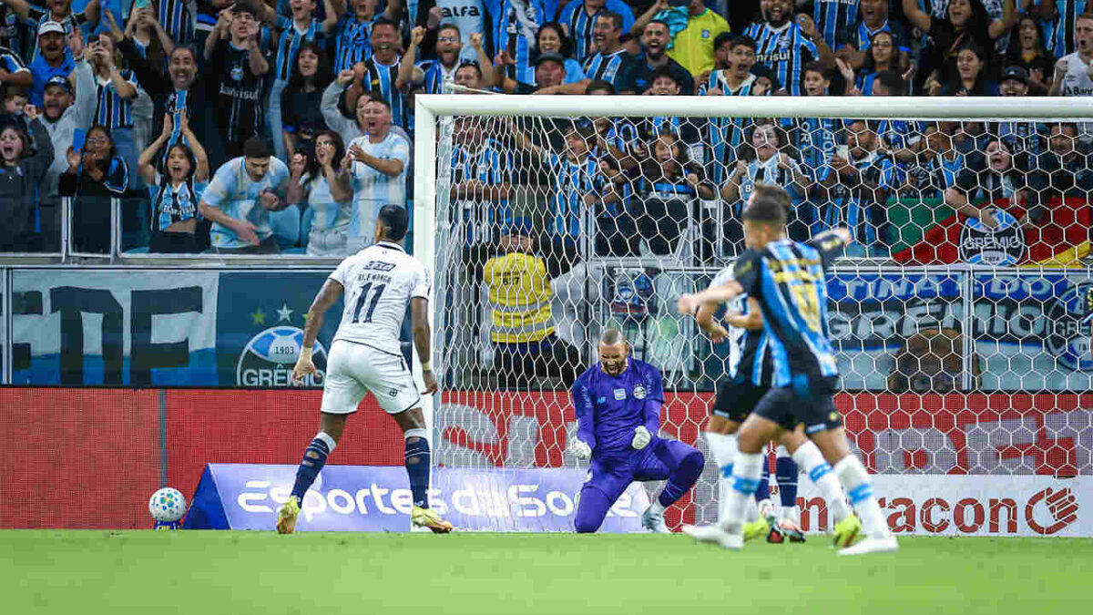 Imagem da noticia Sob vaias, Grêmio empata em casa com o Remo