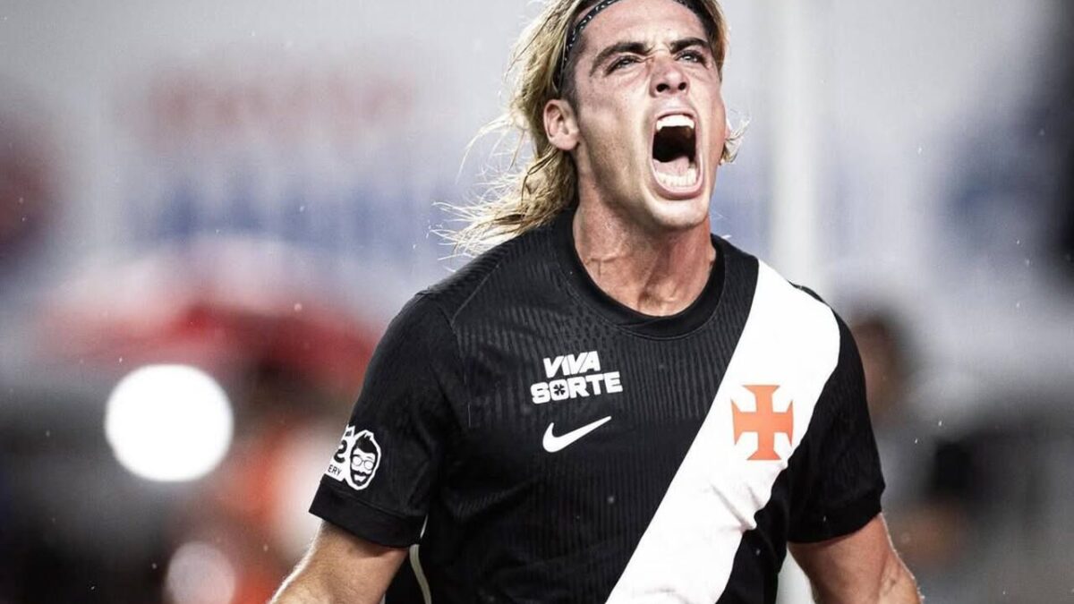 Imagem da noticia Spinelli celebra gols e destaca briga por titularidade no Vasco