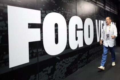 Imagem da noticia Textor é vaiado por torcedores do Botafogo no Nilton Santos