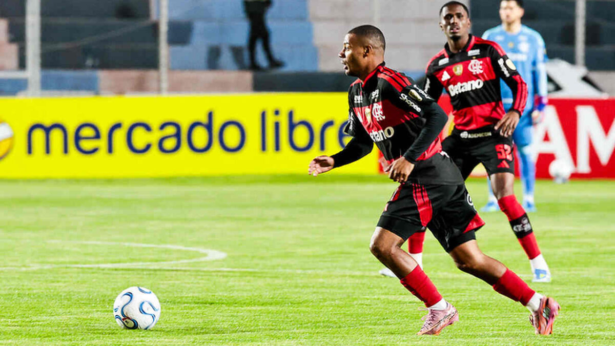 Imagem da noticia Titular com Jardim, De la Cruz atinge sequência no Flamengo
