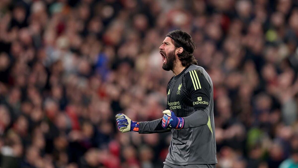Imagem da noticia Ancelotti cita questão física de Alisson e escolha dos goleiros: "Privilegiamos a experiência"