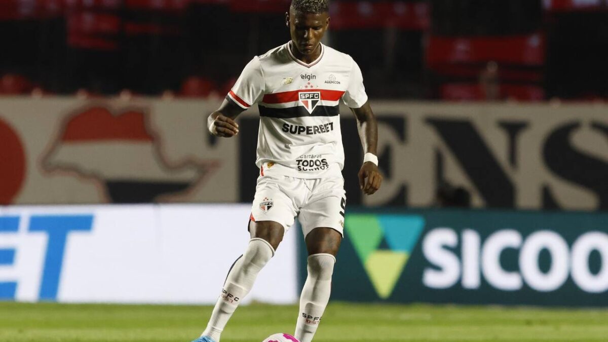 Imagem da noticia Arboleda não retorna e São Paulo aguarda data para rescisão por justa causa