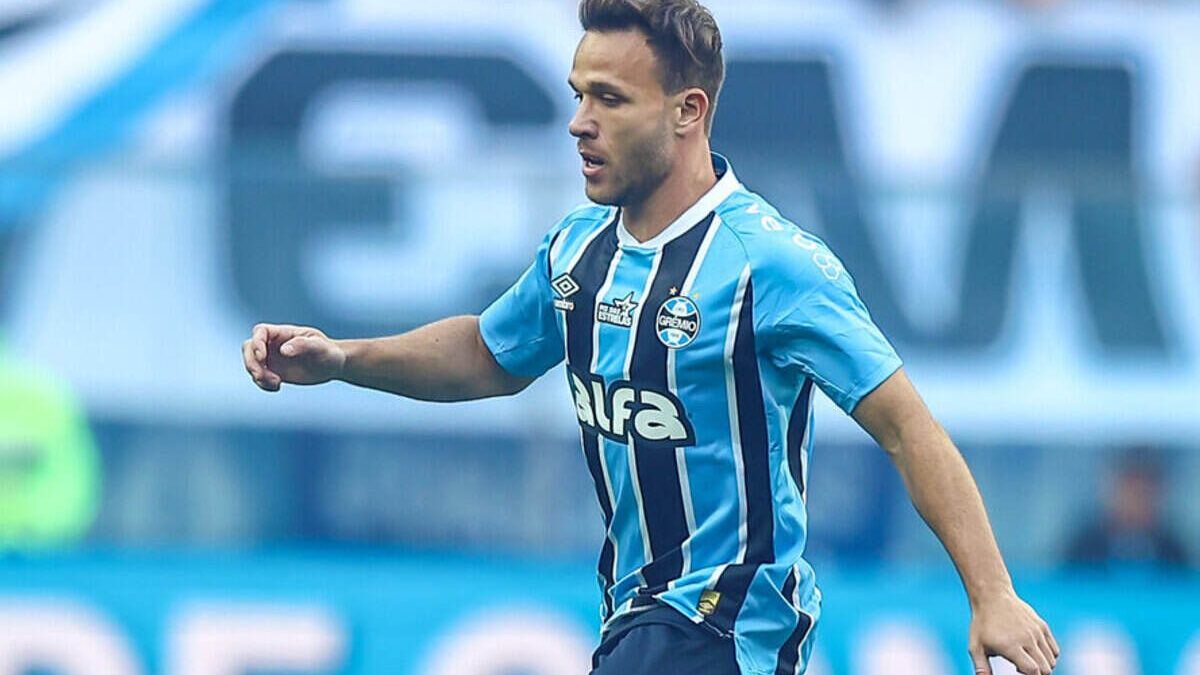 Imagem da noticia Arthur sofre nova lesão e vira dúvida para sequência decisiva do Grêmio