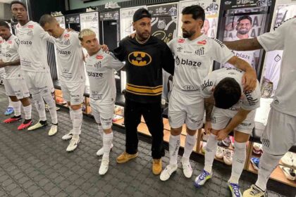 Imagem da noticia Batmóvel, helicóptero, relógios e mais: itens milionários da paixão de Neymar pelo Batman