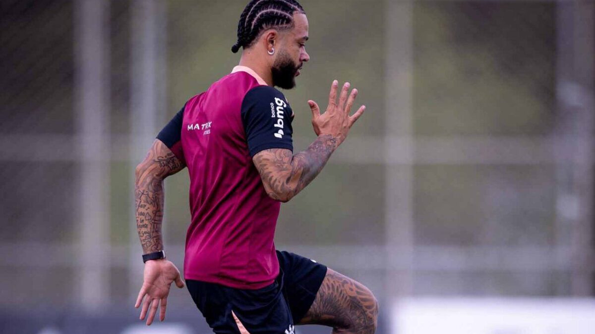 Imagem da noticia Corinthians inicia semana com expectativa por retorno de Depay