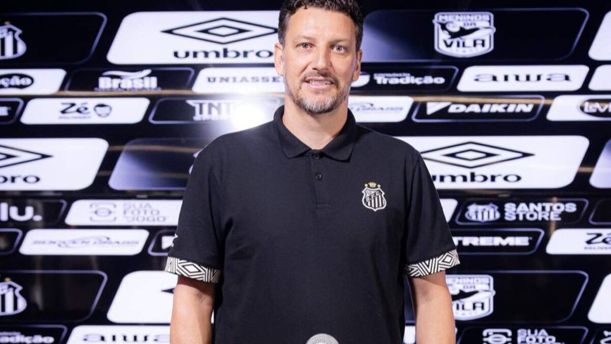 Imagem da noticia Elano vê que Neymar “não está feliz” e cobra torcedor do Santos: "Pegar mais leve"
