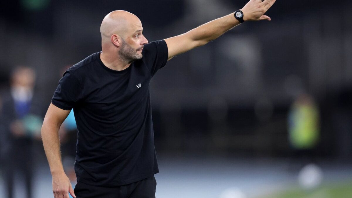 Imagem da noticia Franclim Carvalho cita "desilusão" após derrota do Botafogo: "Não agredimos"