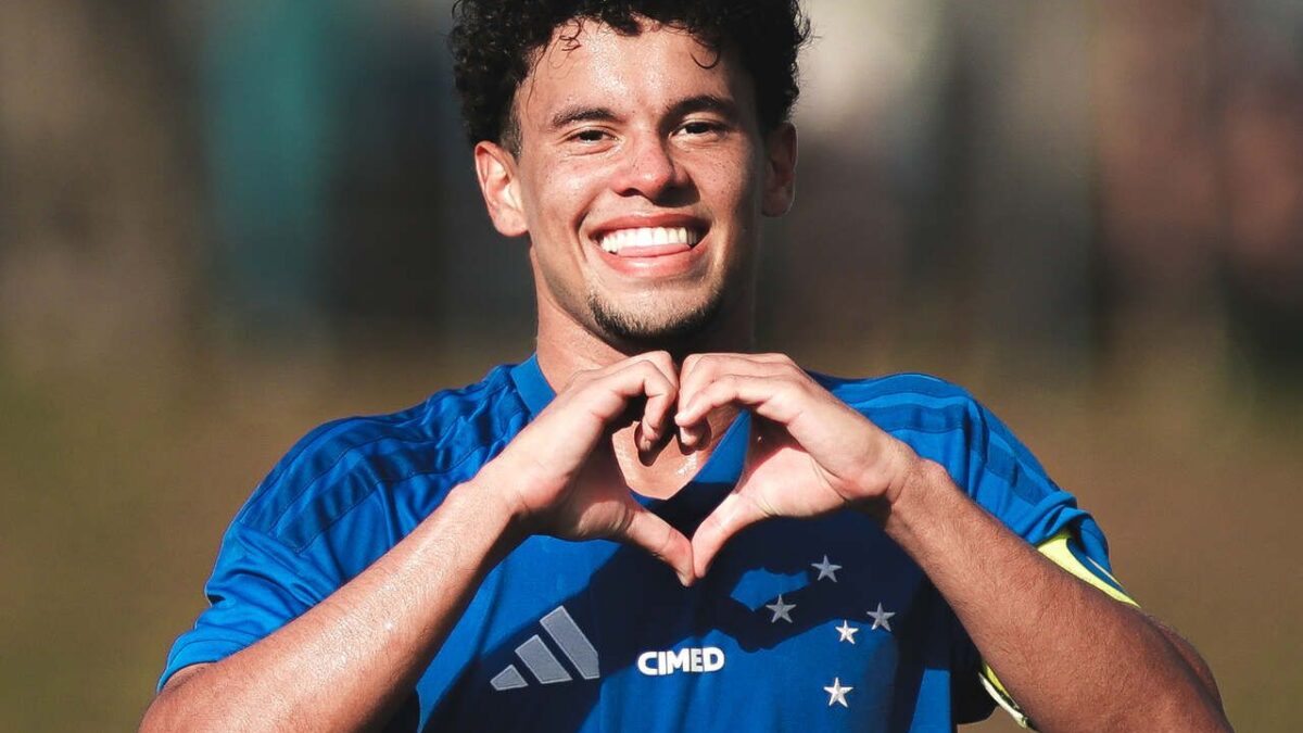 Imagem da noticia Grêmio perde Gustavo Martins, e Luís Castro muda defesa contra o Palestino