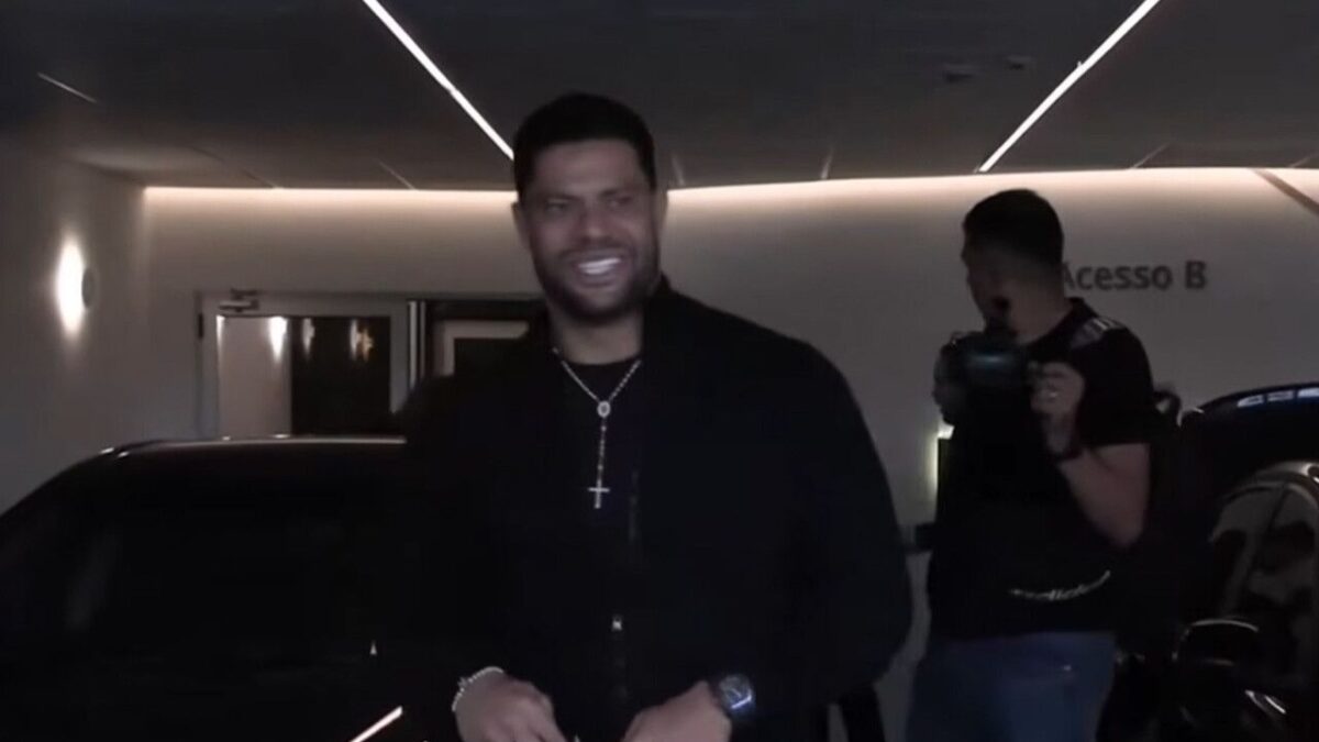 Imagem da noticia Hulk chega ao Rio para defender o Fluminense: "Quero fazer história"
