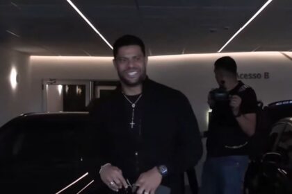 Imagem da noticia Hulk chega ao Rio para defender o Fluminense: "Quero fazer história"