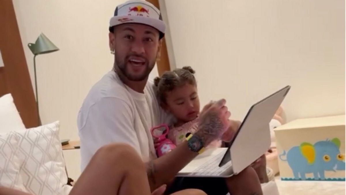 Imagem da noticia Neymar descobre que vai ser titio de primeira viagem
