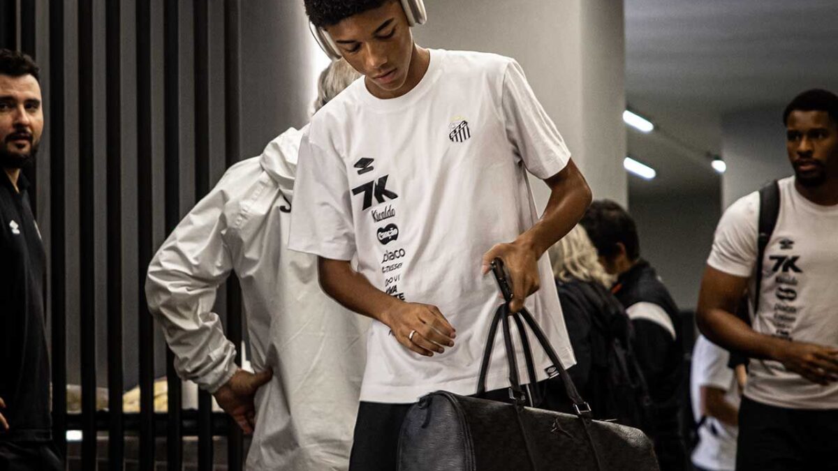 Imagem da noticia Robinho Jr vive impasse no Santos e futuro no clube entra em debate