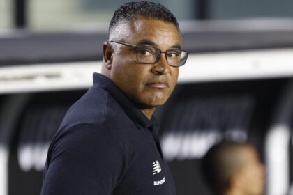 Imagem da noticia São Paulo encaminha acordo com Roger por multa rescisória após demissão