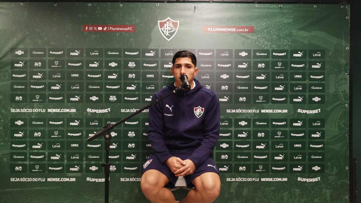 Imagem da noticia Savarino se incomoda com vaias e analisa triunfo do Fluminense: "Temos que matar o jogo"