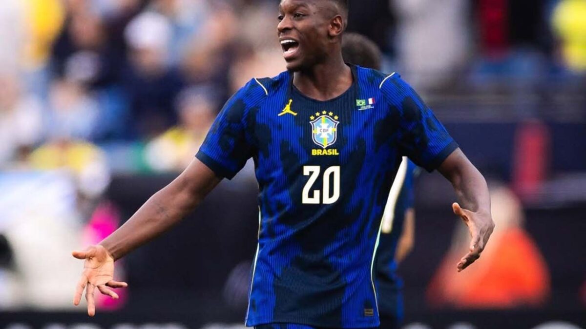 Imagem da noticia Seleção: número de estreantes cai entre uma Copa e outra