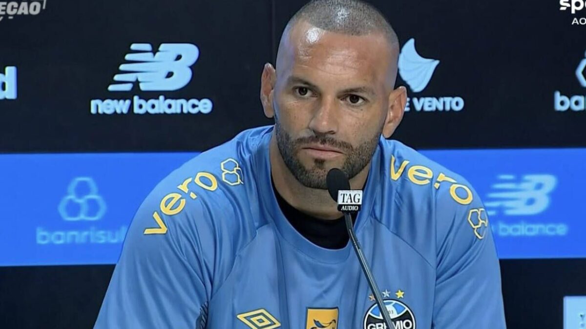 Imagem da noticia Weverton aparece na pré-lista de Ancelotti; Grêmio pode ter mais convocados