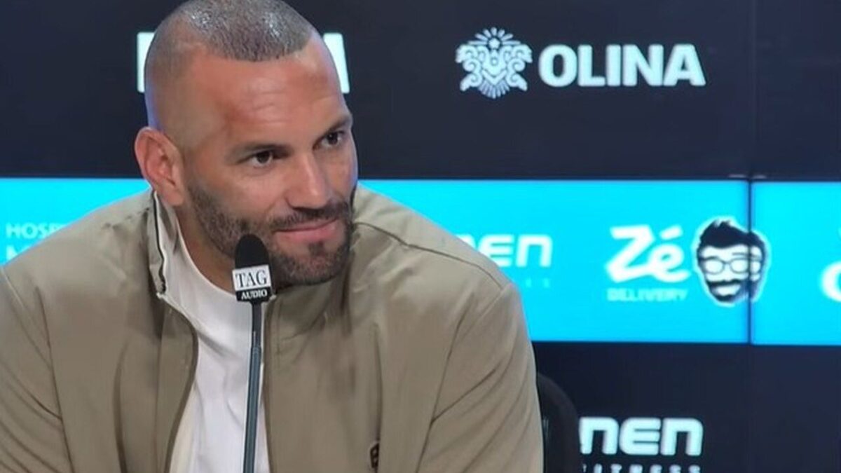 Imagem da noticia Weverton supera concorrentes pela Copa e diz: "Quando está na pré-lista, sonha de outra maneira"