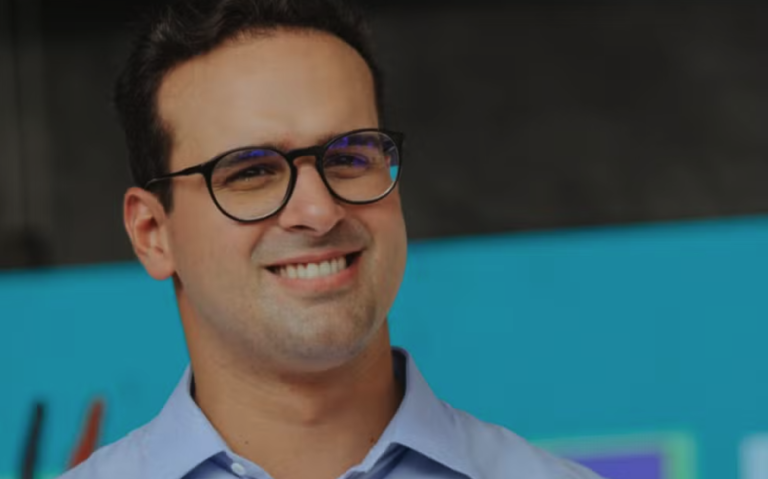 Lucas Ribeiro vence eleição para o governo da Paraíba