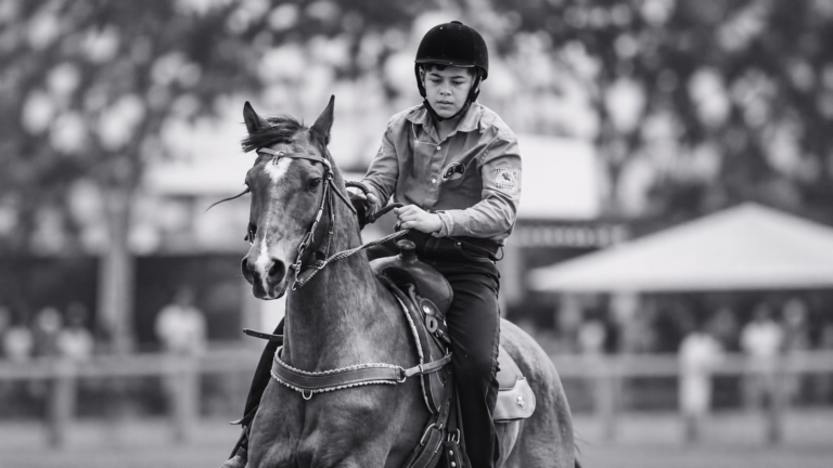 Bernardo Tertuliano Visona, de 13 anos, campeão de hipismo que morreu com quatro familiares em acidente na BR-393, no Rio de Janeiro.