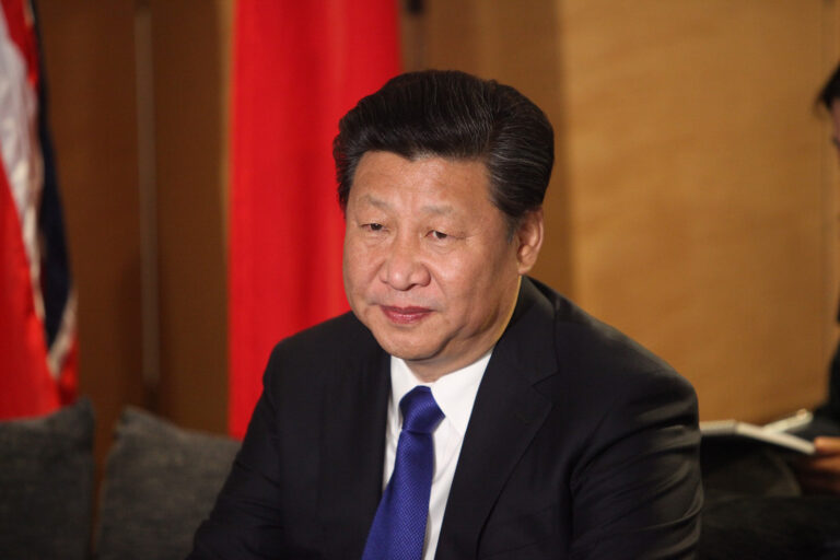 Presidente da China, Xi Jinping, durante chegada a Londres para visita oficial em 2015.