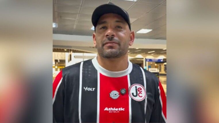 Diego Souza, ex-jogador de futebol e treinador do Joinville, que teve registro cancelado pela CBF após denúncia sobre licença profissional.
