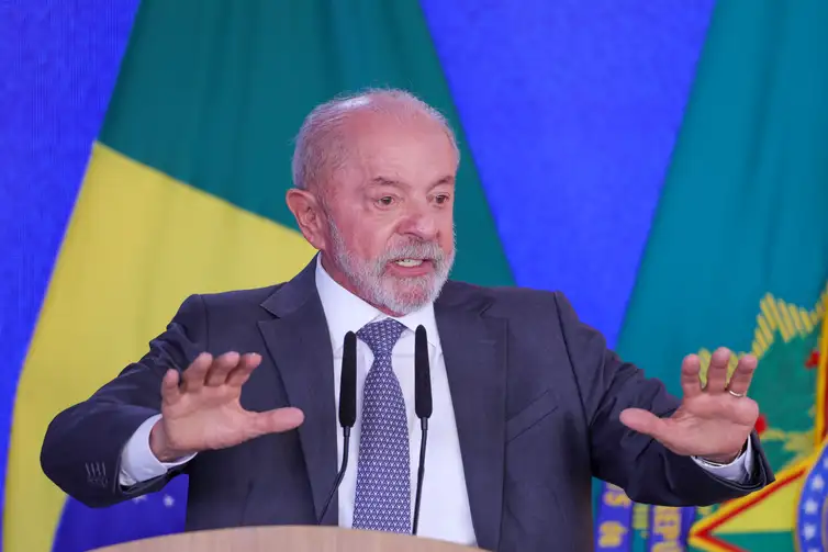 Presidente Luiz Inácio Lula da Silva durante apresentação de propostas para microempreendedores individuais no Palácio do Planalto.