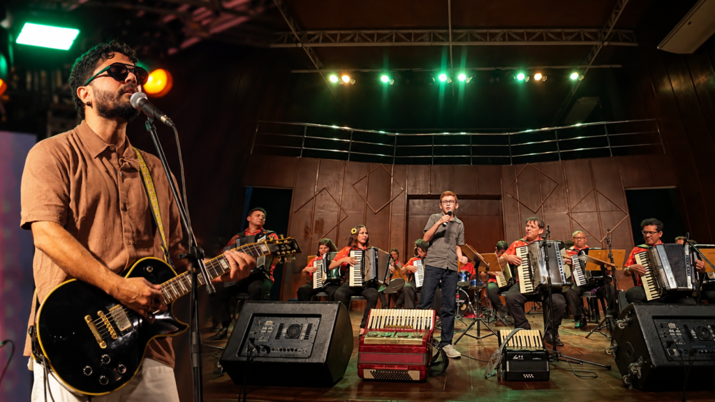 Arte de divulgação do Terça de Voz com a Orquestra Sanfônica de Teresina e Danilo Rudah.