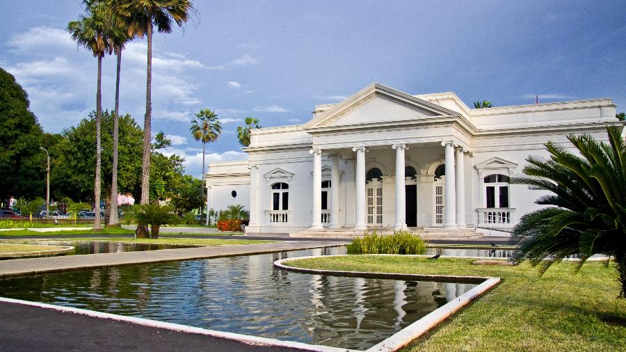 Vista do Palácio de Karnak, sede do Governo do Piauí, em Teresina.