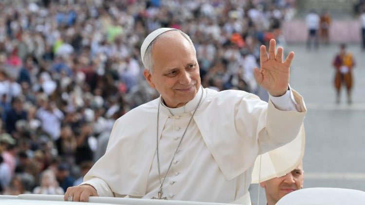 Papa Leão XIV durante audiência geral na Praça de São Pedro, no Vaticano.