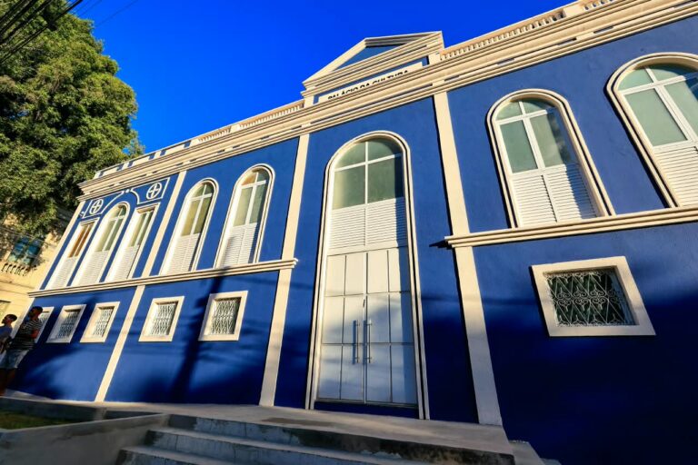 Fachada do Palácio da Cultura, sede da Secult, em processo de restauração no Centro de Teresina