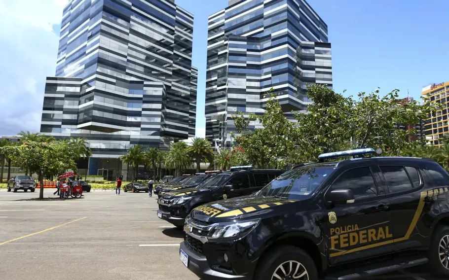 Sede da Polícia Federal em Brasília, instituição cujos dirigentes participaram de reunião com Alexandre de Moraes no STF.