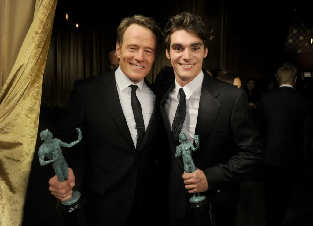 Ator RJ Mitte, intérprete de Walter White Jr. na série Breaking Bad, em fotografia de arquivo.